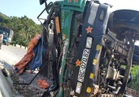 Lại xảy ra lật xe ở 'điểm đen' khiến tài xế tử vong