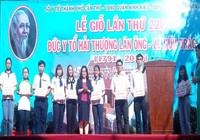 Trao 30 suất học bổng nhân lễ giỗ Hải Thượng Lãn Ông