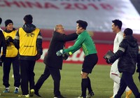 Thủ môn Bùi Tiến Dũng chơi V-League thế sao lên tuyển?