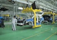 Buồn vì ô tô Việt cứ mãi 'lẽo đẽo' đi sau Thái Lan