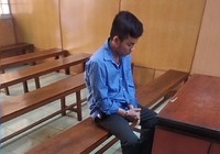 Thuê xe ôm chở đến chỗ vắng rồi ra tay