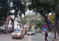Xe chở ông Thăng và đồng phạm đến tòa nghe tuyên án