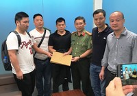 Bàn giao người đàn ông Trung Quốc trốn lệnh truy nã