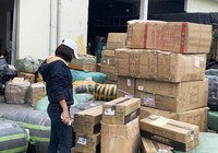 Tạm giữ lô hàng thời trang nhái thương hiệu trị giá 5 tỉ đồng