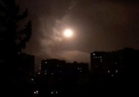 Syria bắn hạ 13 tên lửa nã vào 2 căn cứ không quân