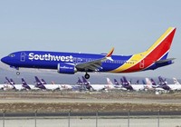 Boeing 737 MAX 8 hạ cánh khẩn cấp xuống Florida vì lỗi động cơ