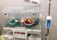 Bác sĩ dùng đèn xe chiếu sáng cứu sản phụ đẻ rơi giữa rừng