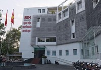 Tạm đình chỉ giảng dạy bác sĩ vòi tiền bệnh nhân