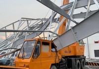 Bình Dương: Nhà xưởng bằng thép đổ sập, 4 người thương vong