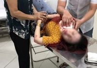 1 phụ nữ bị người quen tấn công bằng dao vào vùng cổ