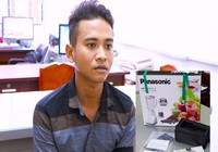 Thanh niên trộm tiền của chùa đi mua điện thoại