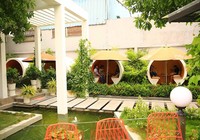 Ngồi trong ống cống uống cà phê ở Sài Gòn