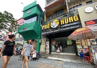 Cận cảnh nhà hàng Món Huế im lìm, ông chủ biệt tăm