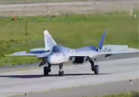 Video: Pha hạ cánh bất thường của tiêm kích Su-57 Nga