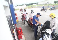 Giá xăng A95, E5 chưa tăng sau Tết