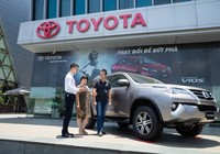 Toyota ưu đãi lớn mua xe Corolla Altis, Fortuner và Innova