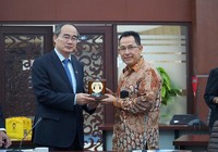 Bí thư Nguyễn Thiện Nhân làm việc với Trường ĐHQG Indonesia