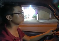 Xe cứu thương miễn phí của người hùng bóng đêm