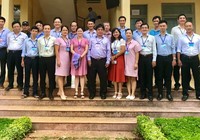 Vừa đi coi thi vừa kêu gọi giúp đỡ học sinh nghèo