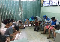 Hình sự đột kích ổ đá gà, con bạc chạy tán loạn