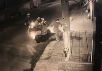 Xịt hơi cay, cướp tài sản lúc rạng sáng
