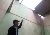 Video: Người dân Quảng Ngãi oằn mình chống bão số 6