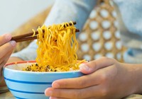 Bún, phở ăn liền... cũng không tốt hơn mì gói là bao