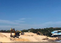 Bãi đá 7 màu bị lấp nằm trong hành lang bảo vệ bờ biển