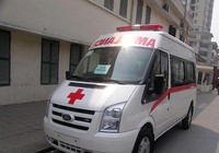 Xe cứu thương bỏ bệnh nhân giữa đường để đi đăng kiểm