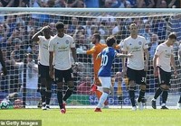 Thua tan nát Everton, MU rời xa Top 4 Premier League