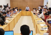Tàu 8.000 tấn nằm sông Lòng Tàu đang gây thiệt hại nặng
