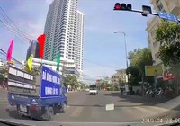 Đoàn xe tuyên truyền an toàn giao thông nhưng vượt đèn đỏ