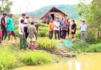 4 cháu bé chết đuối thương tâm khi tắm ao