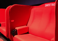 Từ vụ CGV để lộ ảnh nóng khách: Có nên đặt sweetbox trong rạp?