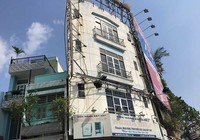 Lo ngại thiếu an toàn vì bảng quảng cáo khổng lồ