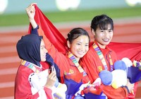 Chỉ vàng tặng mẹ và hat trick vàng của Nguyễn Thị Oanh