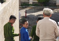 ‘Cải tạo tốt, ba mẹ đợi con về!’