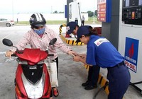 Mở cửa cho nhà đầu tư ngoại bán lẻ xăng dầu