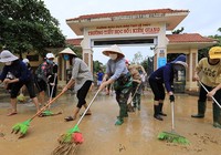 Miền Trung khắc phục hậu quả lũ, lo chống bão