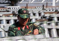 'Đột kích' trận địa pháo hoa Cần Thơ trước giờ khai hỏa
