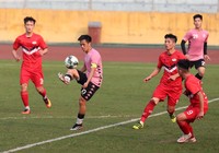 Dàn tuyển thủ Việt Nam giao đấu trên sân Hàng Đẫy