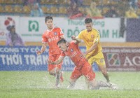 CLB Nam Định thua do trọng tài, nhưng không thể rớt hạng!