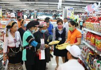 100 già làng, trưởng bản các tỉnh phía Bắc thăm Co.opXtra