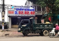 Hãng taxi bị 'khủng bố' bằng phân gà khi khai trương chi nhánh