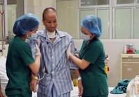 Hôm nay 27-5, bác gái bệnh nhân 17 được xuất viện