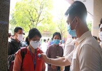Dán nhãn sàng lọc COVID-19 cho người vào bệnh viện
