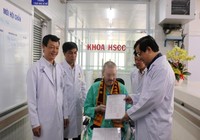 Phi công Anh tươi cười ra viện, gửi lời “Tôi yêu Việt Nam“