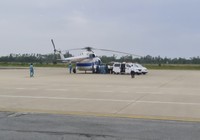 Trực thăng vào Hướng Hóa đưa 2 người bị thương đi cấp cứu
