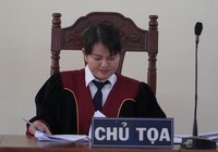 Thầy cho trò diễn cảnh nóng đòi bồi thường 135,9 triệu