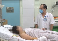 Đứt gần hết bàn tay vì bị cuốn vào máy xay thịt